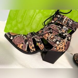 12M Sam Edelman Lizard ankle boot
